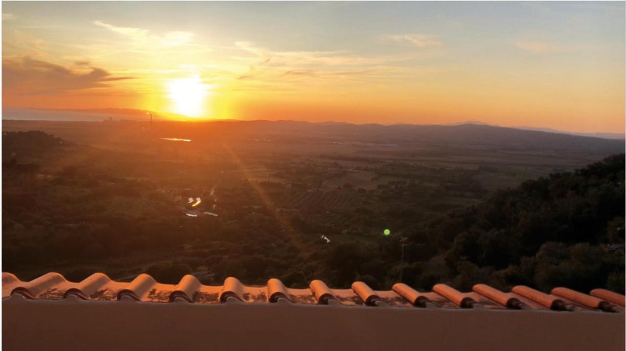 La Terrazza Di Re Scarlino Apartment Bagian luar foto